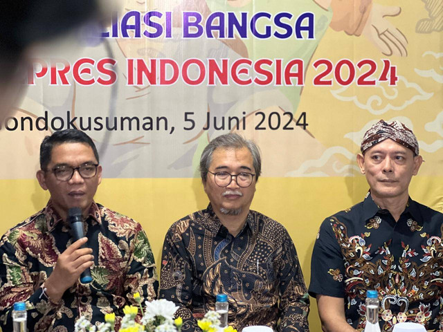 Kapolda DIY Irjen Pol Suwondo saat jumpa pers sebelum acara diskusi panel bertema 'Peran Pemuka Agama dalam Mendorong Rekonsiliasi Pasca Pilpres 2024' di Gedung Gereja Kristen Jawa (GKJ) Gondokusumanan Yogyakarta, Rabu (5/6). Foto: Iqbaltwq/Pandangan Jogja