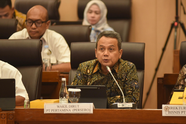 Wakil Direktur Utama PT Pertamina Wiko Migantoro dalam Rapat Dengar Pendapat (RDP) dengan Komisi VII DPR RI, Kamis (6/6/2024). Foto: Dok. Pertamina