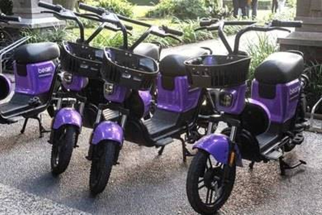 Sepeda Motor Listrik (Sumber: Shutterstock)