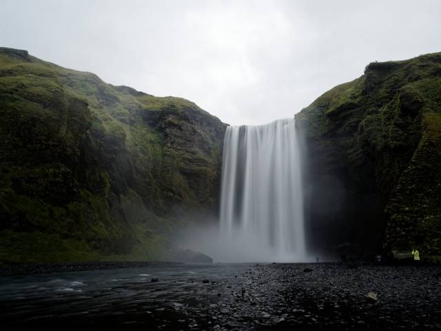 Daya Tarik Air Terjun Angel Venezuela. Foto hanya ilustrasi bukan tempat sebenarnya. Sumber foto: Unsplash.com/Marc Beuret