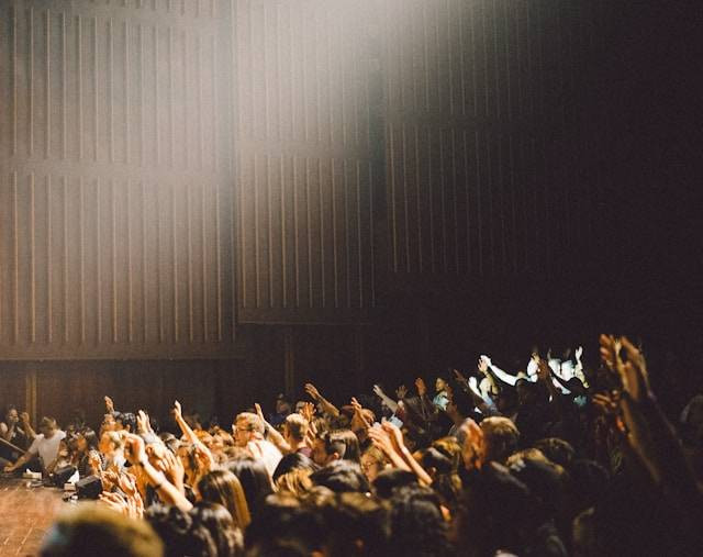 Rundown Fan Meeting Baby Monster di Jakarta 2024. Foto hanya ilustrasi bukan acara sebenarnya. Sumber foto: Unsplash.com/Edwin Andrade