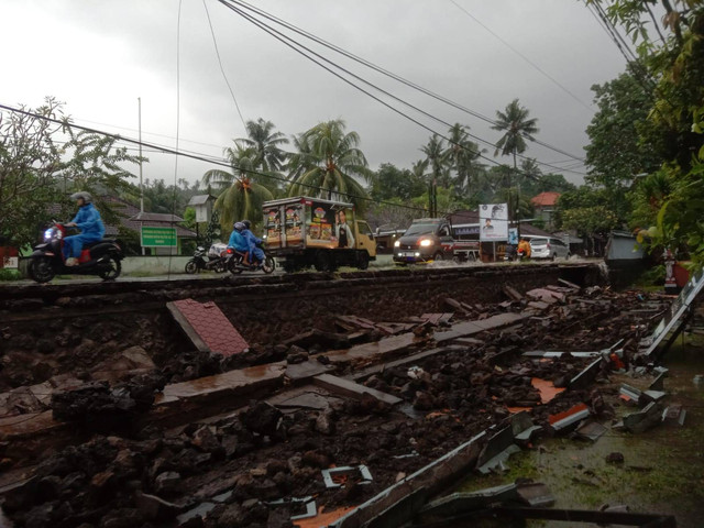 Banjir di Kecamatan Manggis, Kabupaten Karangasem, Provinsi Bali, Jumat (7/6/2024). Foto: Dok. Istimewa