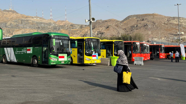 Bus selawat mengantarkan jemaah haji dari hotel ke Masjidil Haram. Foto: Salmah Muslimah/kumparan