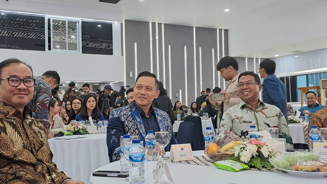 Menteri Agraria dan Tata Ruang/Kepala Badan Pertanahan Nasional, Agus Harimurti Yudhoyono dalam acara Media Gathering dan Konferensi Pers 100 Hari Jadi Menteri di Jakarta, Jumat (7/6/2024). Foto: Ghifari/kumparan 