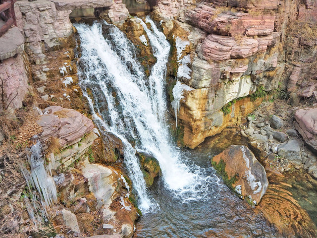 Air Terjun Yuntai di China. Foto: Sunwand24/Shutterstock