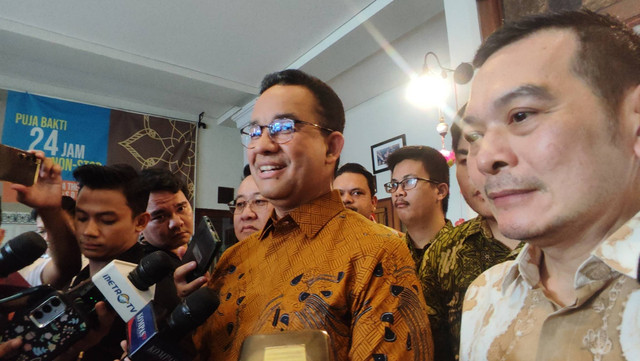 Anies Baswedan di Wisma Sangha Theravada, Cilandak, Jakarta Selatan, Sabtu (8/6/2024). Foto: Jonathan Devin/kumparan