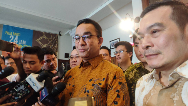 Anies Baswedan di Wisma Sangha Theravada, Cilandak, Jakarta Selatan, Sabtu (8/6/2024). Foto: Jonathan Devin/kumparan