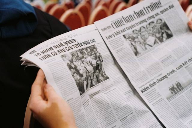 Ilustrasi Sejarah Perkembangan Media Massa di Indonesia. Foto: dok. Unsplash/Thomas Hoang