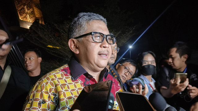 Sekjen PDIP Hasto Kristiyanto ditemui di Lenteng Agung, Jakarta Selatan, Sabtu (8/6/2024) malam. Foto: Jonathan Devin/kumparan