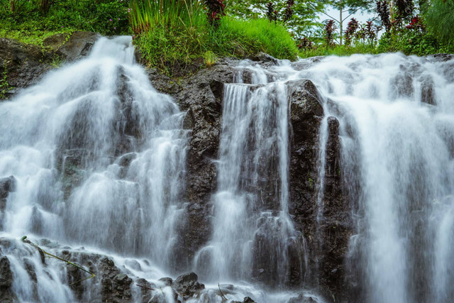 Curug Jodo. Foto hanya ilustrasi, bukan tempat sebenarnya. Sumber: Unsplash/Mourizal Zativa