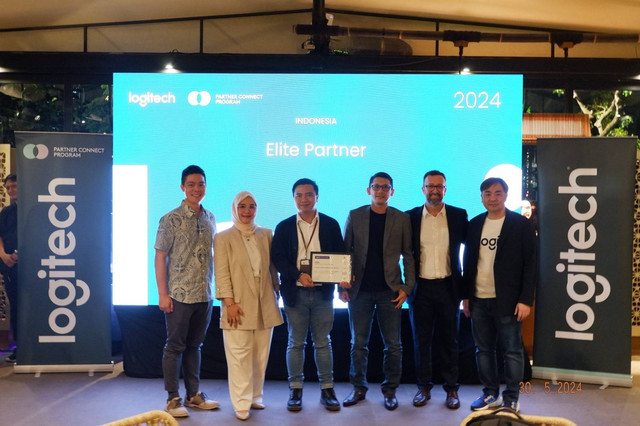 PT ACTiV meraih penghargaan dalam tiga kategori sekaligus pada acara Logitech Partner Connect Program 2024. Foto: dok. PT ACTiV
