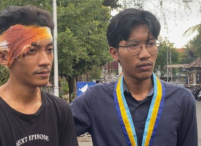 Ahmad Tomi Wijaya dan Ilyas Alfin Abadi, massa pendemo tolak Tapera di DPRD DIY, Senin (10/6). Foto: Resti Damayanti/Pandangan Jogja