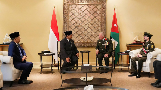 Menteri Pertahanan RI sekaligus presiden terpilih periode 2024-2029 Prabowo Subianto melakukan pertemuan dengan Raja Yordania Abdullah II bin Al-Hussein, di Amman, Yordania, Senin (10/6). Foto: Tim Prabowo