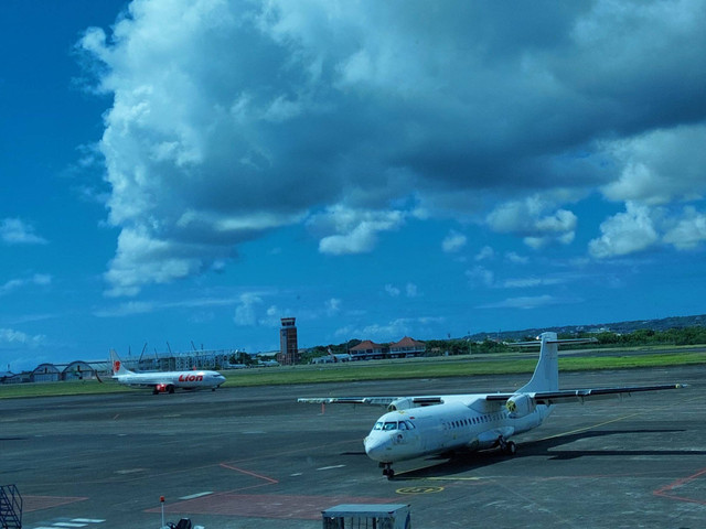 Pesawat di lapangan Bandara Juanda, Surabaya (Mila Rismaya S.)