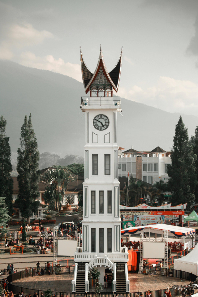 Ilustrai waktu jam gadang di Bukittinggi, Sumatera Barat. : (foto/Hasbi Kurnia)