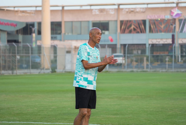 Sesi latihan Timnas Wanita Indonesia di Al Ahli Stadium, Bahrain, jelang lawan Timnas Wanita Bahrain.  Foto: Dok. Timnas Indonesia