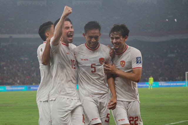 Selebrasi pemain Timnas Indonesia Rizky Ridho mencetak gol ke gawang Timnas Filipina pada pertandingan lanjutan Grup F ronde kedua Kualifikasi Piala Dunia 2026 Zona Asia di Stadion Utama Gelora Bung Karno, Jakarta, Selasa (11/6/2024). Foto: Aditia Noviansyah/kumparan