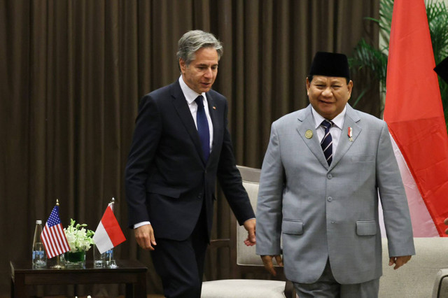 Menteri Pertahanan (Menhan) RI Prabowo Subianto melakukan pertemuan bilateral dengan Menteri Luar Negeri Amerika Serikat (AS) Antony John Blinken, di Amman, Yordania, Selasa (11/6/2024). Foto: Dok. Tim Prabowo Subianto