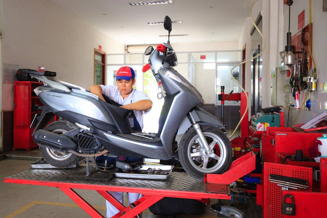 Ilustrasi servis besar motor. Foto: Pexels