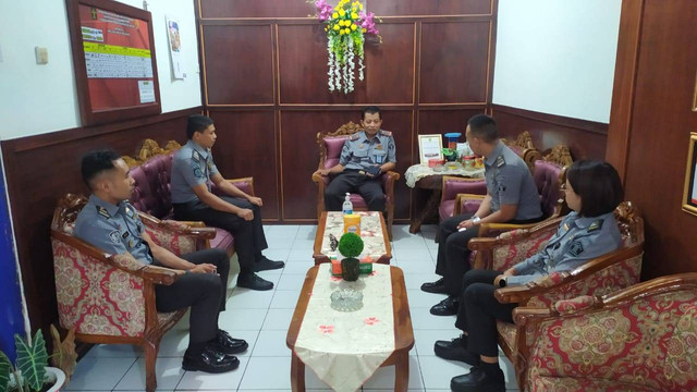 Optimalisasi Pelayanan Kunjungan, Kalapas Tahuna Gelar Rapat