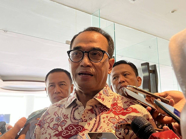 Menteri Perhubungan (Menhub) Budi Karya Sumadi saat berkunjung ke Yogyakarta. Foto: M Wulan