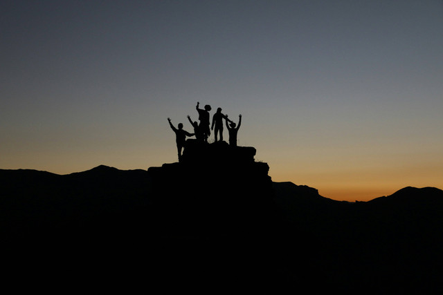 Sumber: https://unsplash.com/photos/silhouette-of-people-standing-on-highland-during-golden-hours-wJK9eTiEZHY