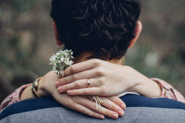 Ilustrasi Batas Usia Perkawinan Minimal Menurut UU No. 16 Tahun 2019 baik Laki-Laki maupun Perempuan adalah. Sumber: Unsplash.com/Joshua Rodriguez