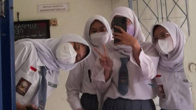 Potret empat sekawan di bangku SMA. Foto: Dokumentasi pribadi/ Yasmin Najla Alfarisi