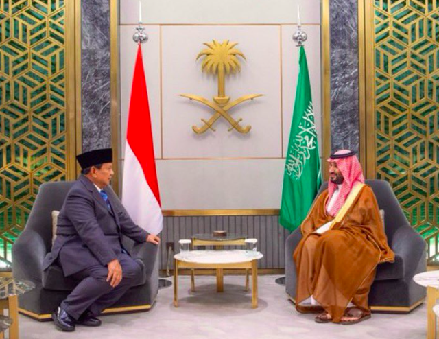 Putra Mahkota Arab Saudi Pangeran MBS terima Presiden Terpilih Indonesia Prabowo di Jeddah, Rabu (13/6/2024). Foto: SPA via KSA Mofa