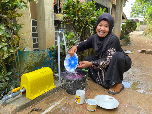 PT Bumi Resources, Tbk (BUMI) membangun proyek penyediaan akses air bersih di Kampung Wangun, Cileungsi, Bogor, Jawa Barat.  Foto: Dok. Bumi Resources