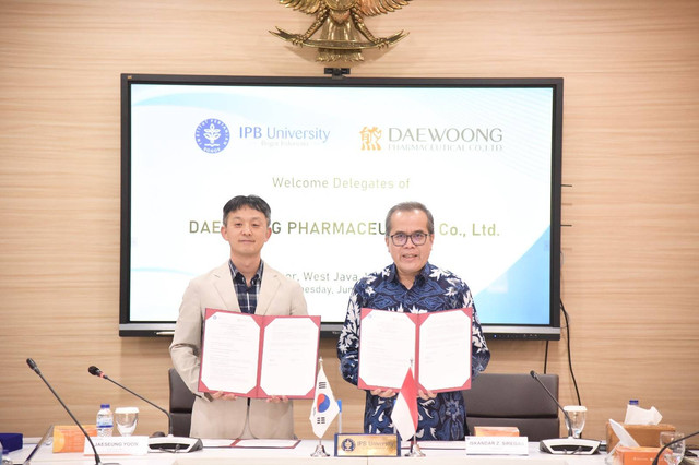 Tertarik Riset Biomedis Daewoong Pharmaceutical Kerja Sama dengan IPB University