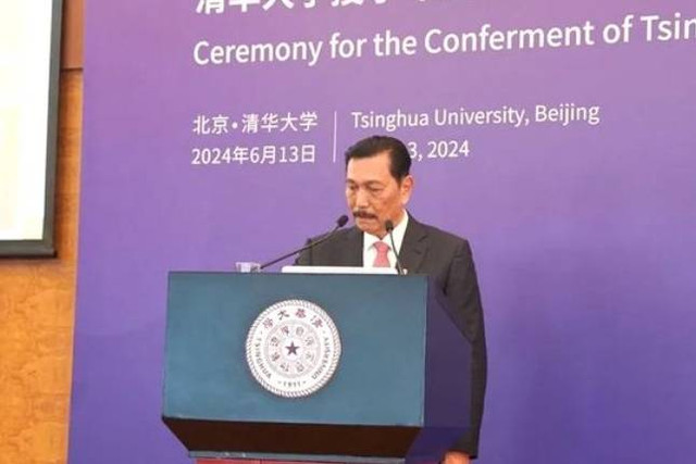 Luhut dapat gelar honorary profesor dari Tsinghua University. Foto: Dok Instagram @luhut.pandjaitan