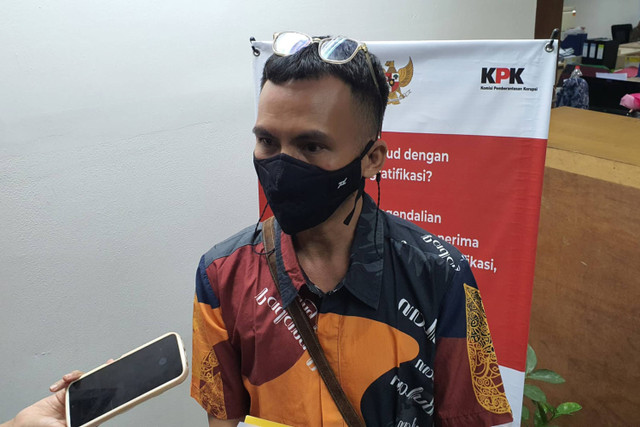 Orang tua korban perundungan dan kekerasan oleh temannya, Erick Nur Arifin, ditemui di kantor KPAD Kota Bekasi. Foto: Dok. kumparan