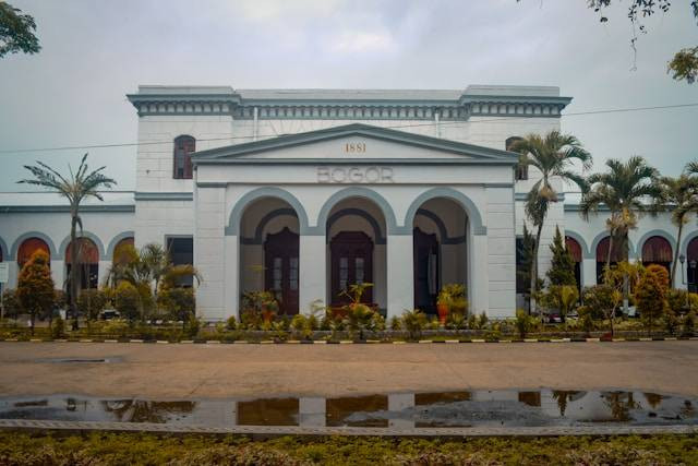 Tempat wisata di Bogor 2024. Unsplash/Febrian Adi