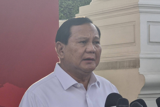 Menteri Pertahanan Prabowo Subianto usai menghadap Presiden Joko WIdodo di Kompleks Istana Kepresidenan, Jakarta, Kamis (13/6/2024).  Foto: Nadia Riso/kumparan