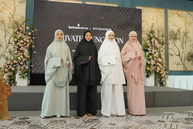 Buttonscarves Rilis Mukena Premium, Kolaborasi Brand Malaysia Siti Khadijah. Foto: dok. Buttonscarves