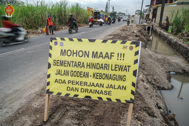 Perbaikan ruas Jalan Godean, Sleman. Foto: Pemda DIY