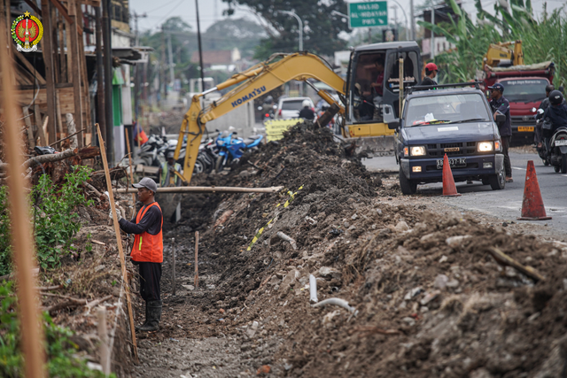 Perbaikan ruas Jalan Godean, Sleman. Foto: Pemda DIY