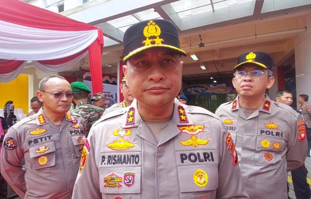 Kapolda Kalbar, Irjenpol Pipit Rismanto. Anggota polisi akan diberikan sanksi tegas jika kedapatan bermain judi online. Foto: Dok. Hi!Pontianak