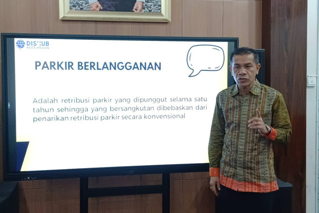 Kepala Dinas Perhubungan (Dishub) Kota Medan Iswar Lubis saat menjelaskan sistem parkir berlangganan yang akan diterapkan di Kota Medan per 1 Juli 2024. Foto: Dishub Kota Medan