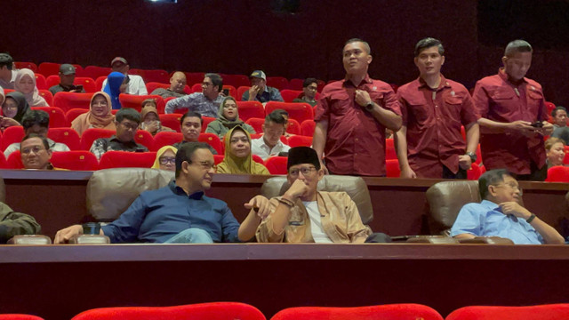 Jusuf Kalla, Anies Baswedan, hingga Sandiaga Uno menghadiri Gala Premiere film berjudul 'Lafran', di Epicentrum XXI, Jakarta Selatan, Minggu (16/6/2024). Foto: Fadhil Pramudya/kumparan