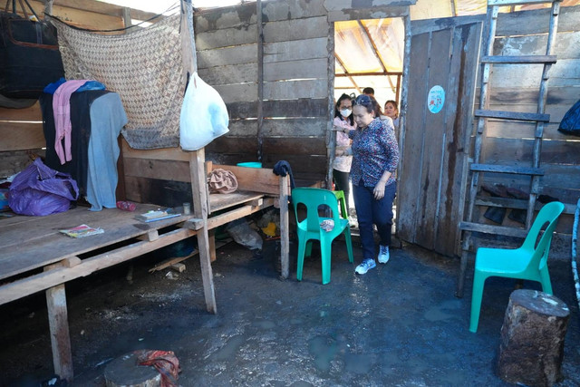 Kondisi rumah Sozanolo Zega warga Nias sebelum dibedah. Foto: Dok. Istimewa