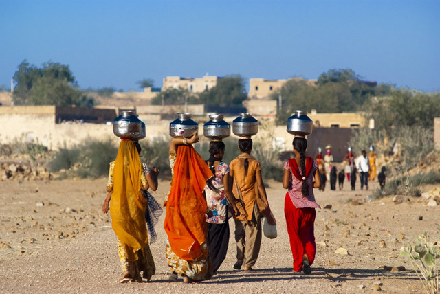 Ilustrasi dampak krisis iklim bagi perempuan. Foto: gnomeandi/Shutterstock