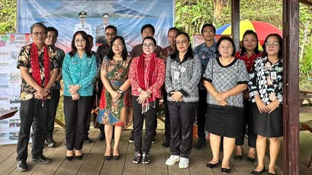 Perwakilan Pemerintah Kabupaten Sitaro, TP PKK dan Tim Penilai dalam kegiatan verifikasi lapangan penanganan stunting daerah.