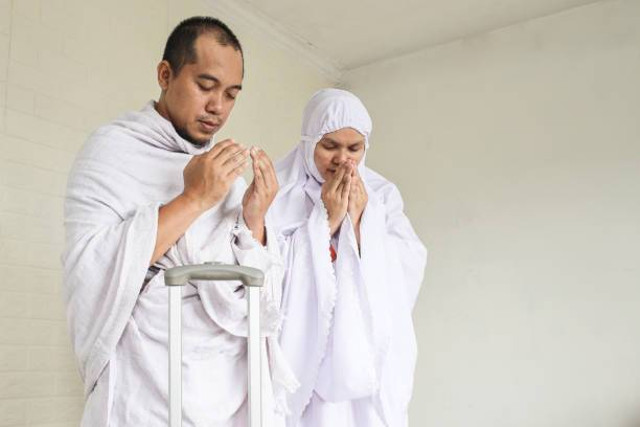 Ilustrasi Pelaksanaan Ibadah Haji (sumber: https://www.istockphoto.com/id/foto/berdoa-sebelum-haji-dan-umrah-gm1503255313-523021837)