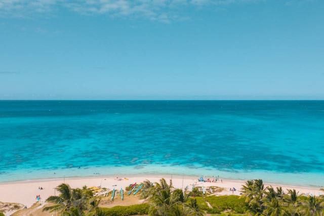 Pantai Pungkruk. Foto hanya ilustrasi, bukan tempat yang sebenarnya. Sumber: pexels.com/Jess Vide.