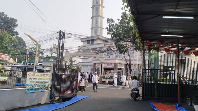 Bubaran salat Idul Adha di masjid Jami' al Wiqoyah pada hari Senin (17/6/2024). Photo: Dokumentasi Pribadi