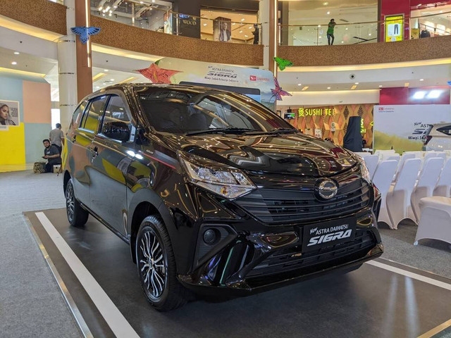 Daihatsu Sigra terbaru meluncur dengan ubahan pada bagian eksterior dan interior (7/7/2022). Foto: Sena Pratama/kumparan