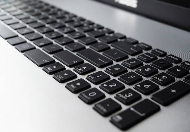Ilustasi cara mengaktifkan keyboard laptop Asus. Foto: Freepik 