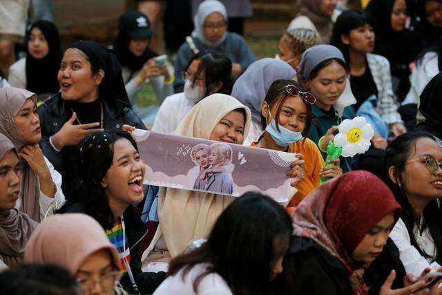 Keseruan acara noraebang atau karaoke party edisi spesial Seventeen playlist pada kumparan Hangout, di Taman Komunitas kumparan, Sabtu (7/10/2023). Foto: Aditia Noviansyah/kumparan